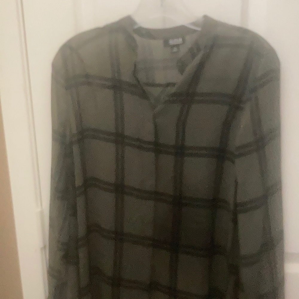 FINAL MARKDOWN Sheer Ana blouse xs